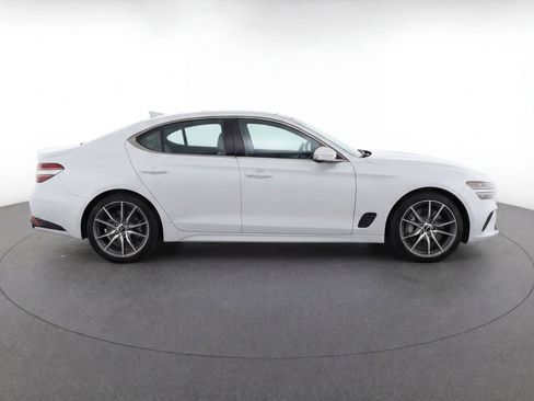 Used 2025 Genesis G70 2.5T image 11