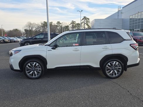 Used 2025 Subaru Forester Touring image 10