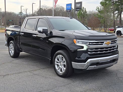 Used 2023 Chevrolet Silverado 1500 LTZ image 4