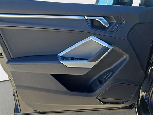 Used 2025 Audi Q3 2.0T Premium Plus w/ Premium Plus Package image 30