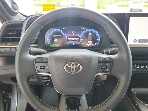 Certified 2024 Toyota Crown AWD/4WD image 16
