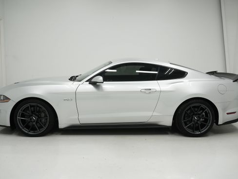 Used 2019 Ford Mustang GT RWD image 7