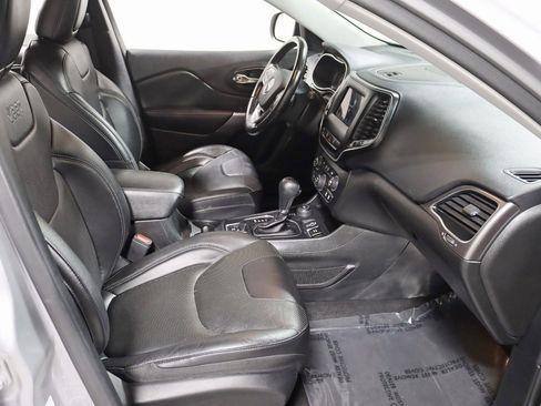 Used 2021 Jeep Cherokee Latitude Lux image 28