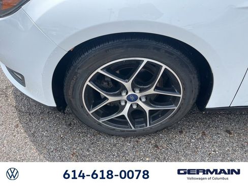 Used 2018 Ford Focus SEL w/ Cold Weather Package FWD image 18