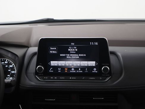 Used 2023 Nissan Rogue SV w/ SV Premium B Package image 14