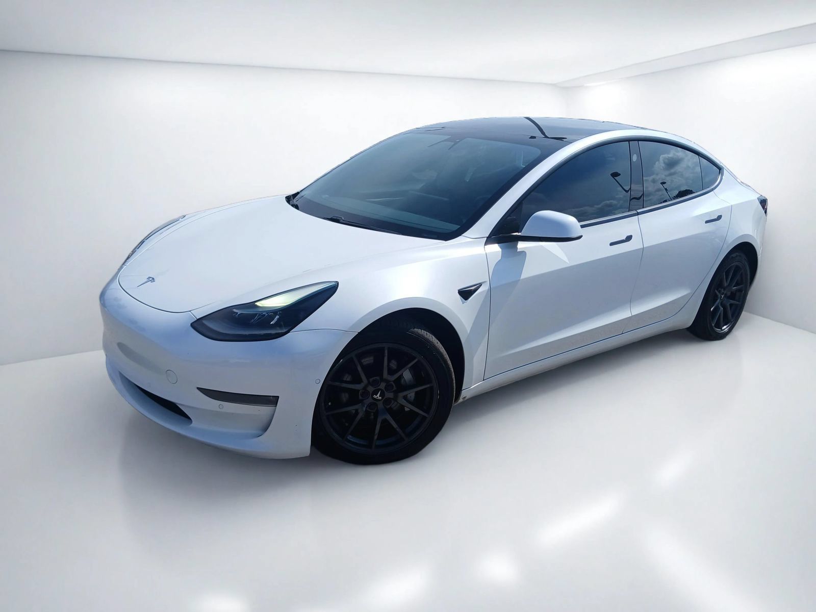 Used 2021 Tesla Model 3 Long Range AWD/4WD image 1