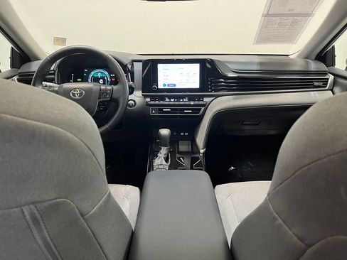 Used 2025 Toyota Camry LE w/ Convenience Package FWD image 17