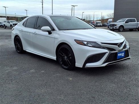 Used 2022 Toyota Camry XSE image 7