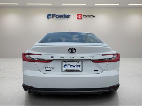 Used 2025 Toyota Camry SE FWD image 6