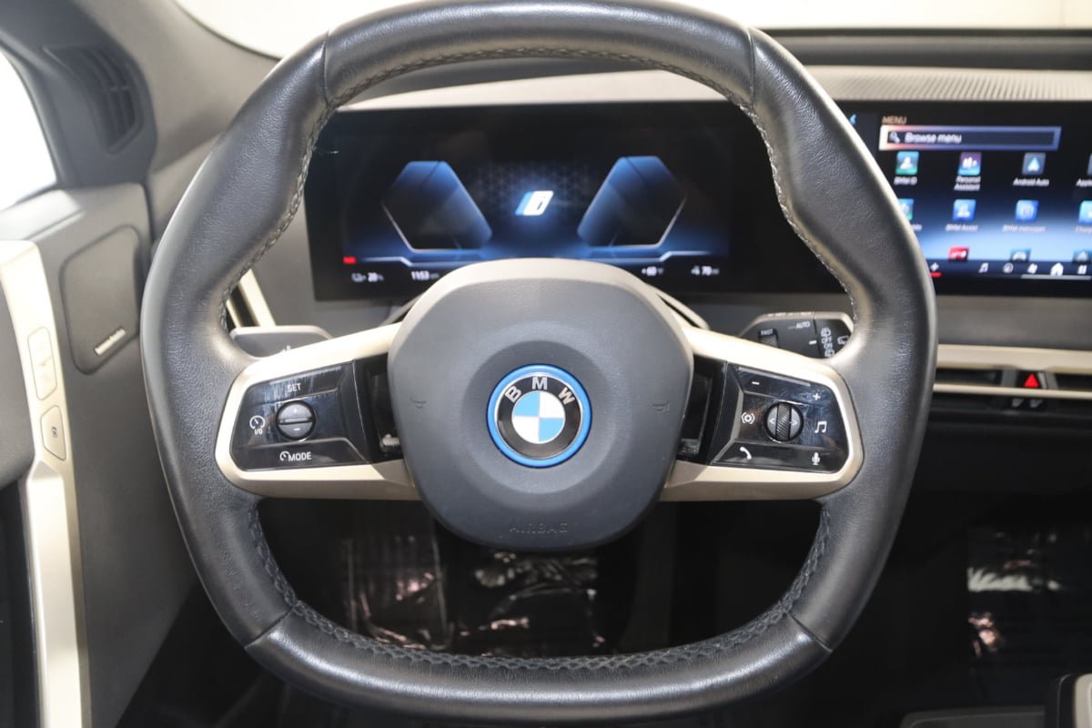 Used 2024 BMW iX xDrive50 w/ Sport Package AWD/4WD image 33