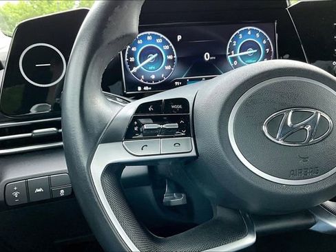 Used 2021 Hyundai Elantra SEL w/ Convenience Package image 10