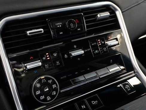 Used 2025 Nissan Armada Platinum image 34