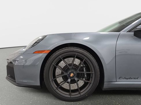 Certified 2026 Porsche 911 Targa 4 GTS AWD/4WD image 10