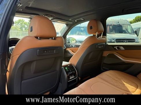 Used 2023 BMW X5 xDrive40i AWD/4WD image 17