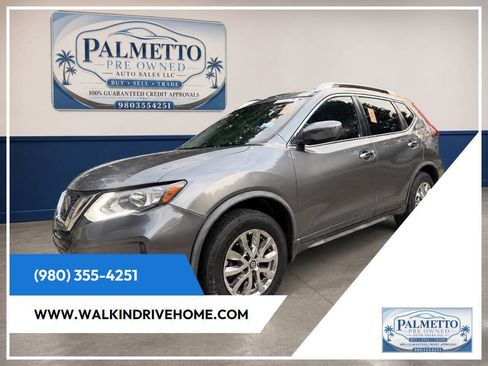 Used 2019 Nissan Rogue S w/ Special Edition Package FWD image 3