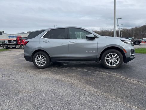Used 2023 Chevrolet Equinox LT AWD/4WD image 3