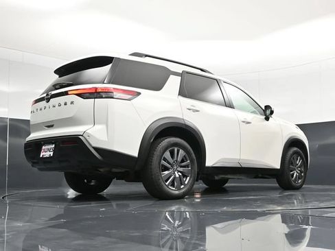 Used 2025 Nissan Pathfinder SV FWD image 55
