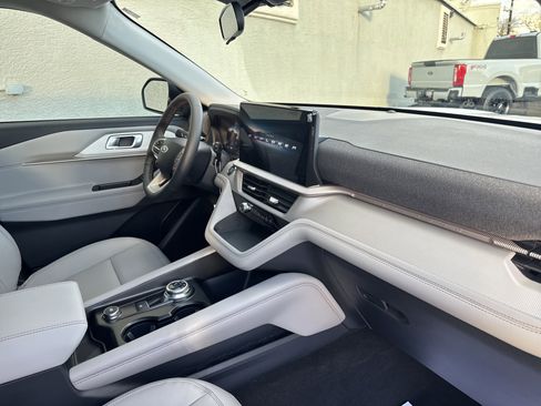 New 2026 Ford Explorer Active w/ Active Comfort Package image 16