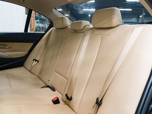 Used 2018 BMW 320i xDrive Sedan image 23