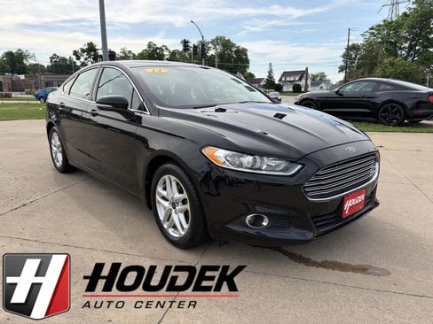 Used 2014 Ford Fusion SE w/ Equipment Group 202A FWD image 1