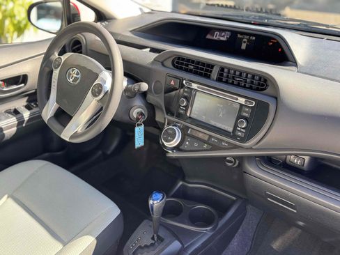 Used 2016 Toyota Prius C One image 15