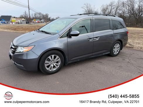 Used 2016 Honda Odyssey SE image 2