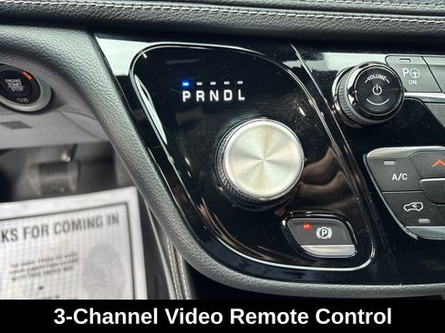 Used 2021 Chrysler Pacifica Limited w/ Uconnect Theater Family Group image 29