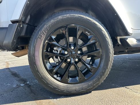 Used 2021 Jeep Wrangler Unlimited Sahara w/ Cold Weather Group image 18