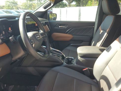 Certified 2025 GMC Canyon AT4 w/ Nightfall Edition AWD/4WD image 22