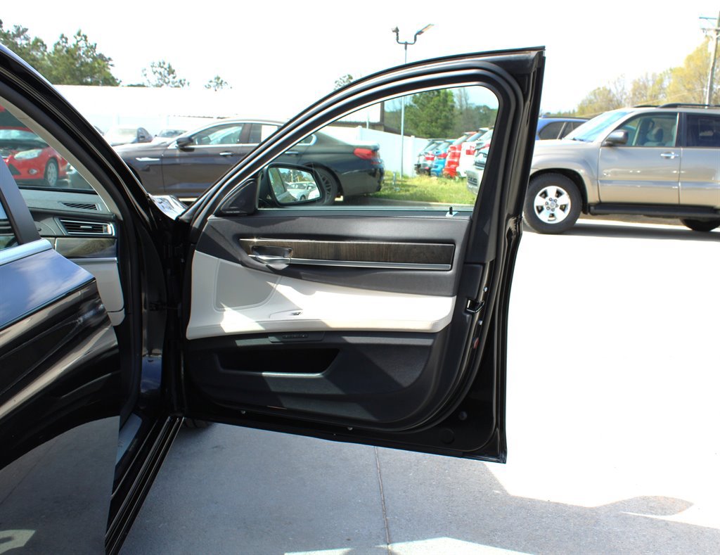 Used 2014 BMW 740Li RWD image 37