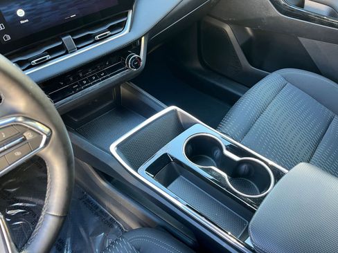 Used 2025 Chevrolet Equinox LT image 37