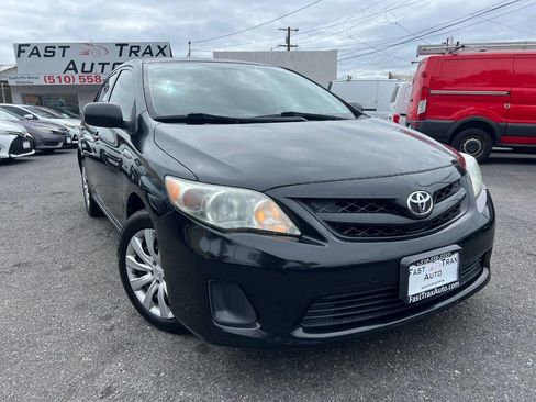 Used 2012 Toyota Corolla LE FWD image 1