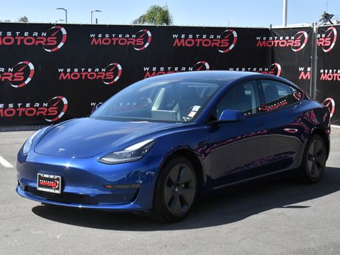 Used 2022 Tesla Model 3 Standard Range RWD image 3