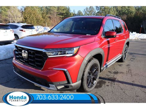 New 2025 Honda Pilot Touring image 3