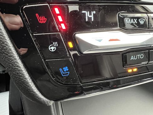 Used 2021 Ford Explorer Limited w/ Equipment Group 301A image 33