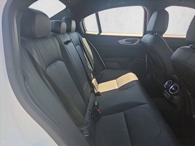 Used 2025 Alfa Romeo Giulia RWD image 19