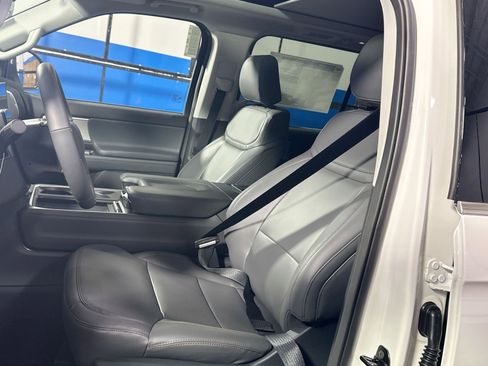 New 2025 Ford Expedition Max Active image 13