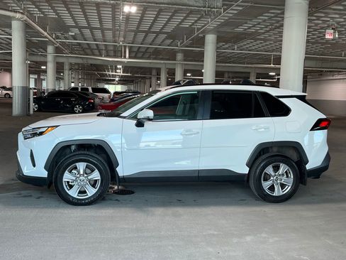 Used 2025 Toyota RAV4 XLE AWD/4WD image 7