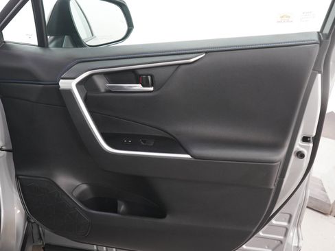 Used 2020 Toyota RAV4 XSE w/ XSE Grade Weather Package AWD/4WD image 12