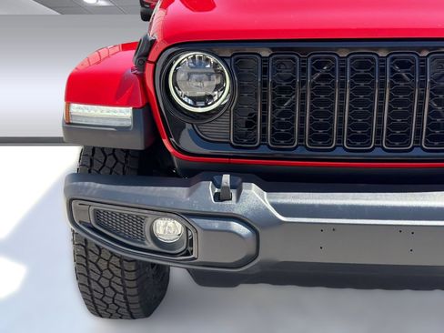 Used 2024 Jeep Gladiator Sport AWD/4WD image 10
