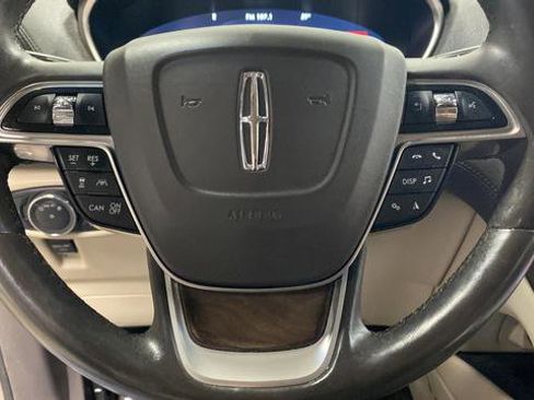 Used 2020 Lincoln Nautilus Reserve AWD/4WD image 16
