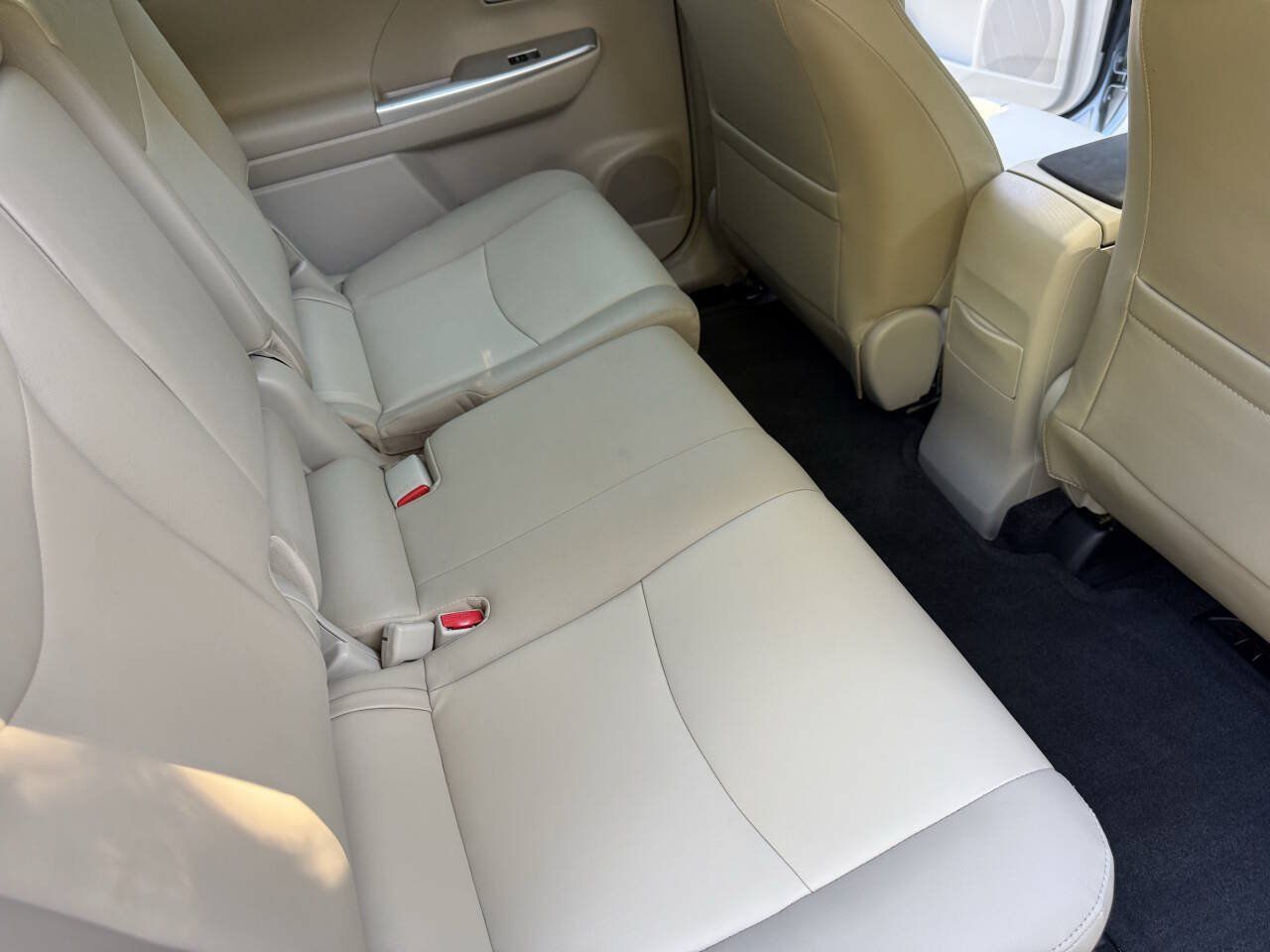 Used 2012 Toyota Prius V Five FWD image 24