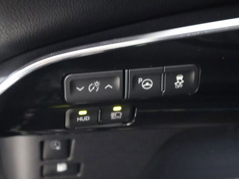 Used 2020 Toyota Prius Prime Limited FWD image 22