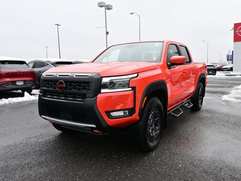 Certified 2025 Nissan Frontier PRO-4X w/ Interior Protection Package image 4