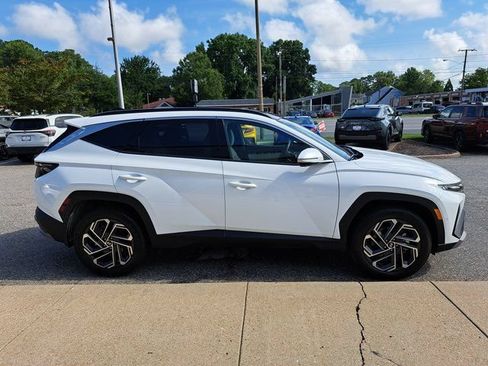 Used 2025 Hyundai Tucson Limited AWD/4WD image 7