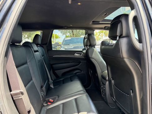 Used 2020 Jeep Grand Cherokee Limited w/ Premium Lighting Group AWD/4WD image 17