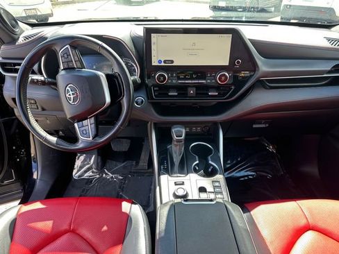 Used 2023 Toyota Highlander XSE AWD/4WD image 22