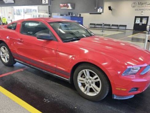 Used 2010 Ford Mustang Premium image 7