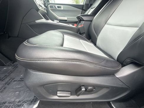 Used 2024 Ford Explorer XLT w/ Equipment Group 202A AWD/4WD image 12