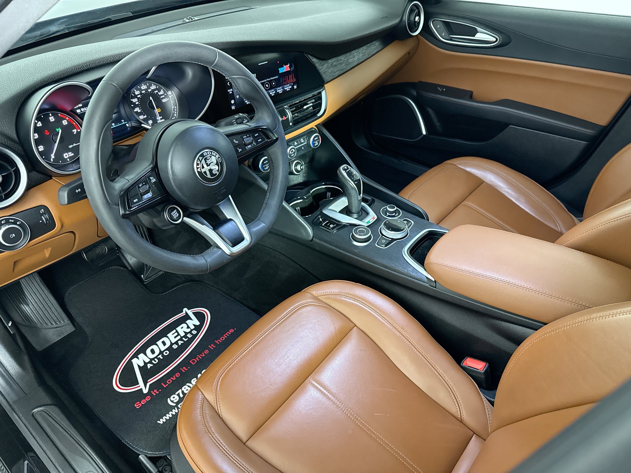 Used 2020 Alfa Romeo Giulia AWD w/ Cold Weather Package image 19